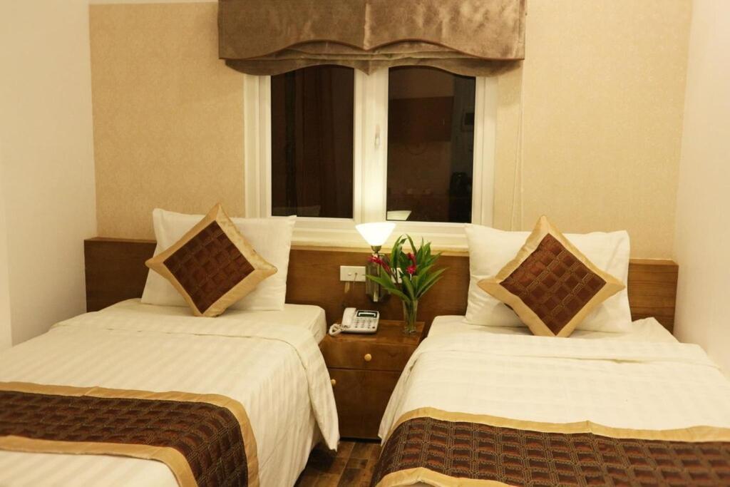V Central Hotel Vang Vieng Exterior photo